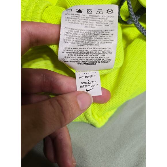 Nike large boys neon yellow basketball shorts - Picture 5 of 6